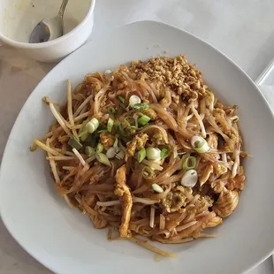 Chicken pad thai