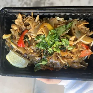 Pad kee mao