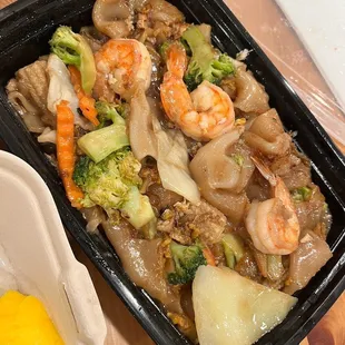 Pad see ew with veggies, shrimp