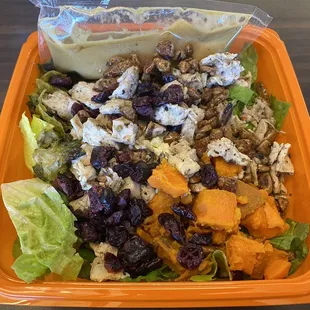 Roasted autumn salad with chicken, feta instead of parmesan