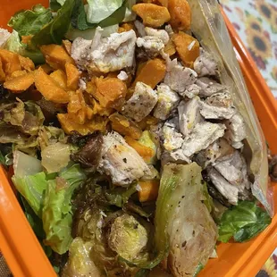 Harvest salad with Chicken