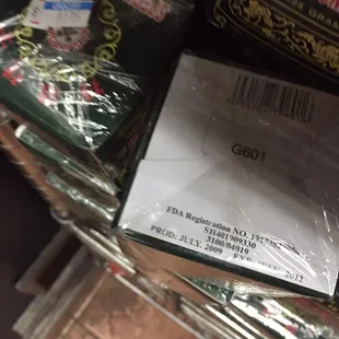 Expired tea back to 2012, 3 years old China tea still selling in his shelve!