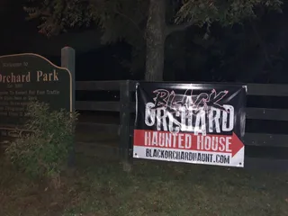 Red Orchard Barn And Park