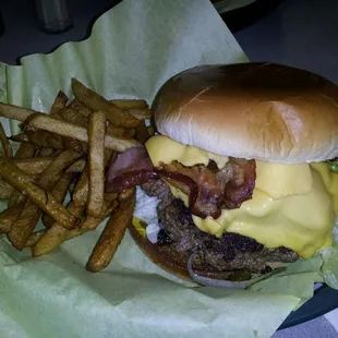 &quot;South Texas Burger&quot; w/ grilled jalapeños/onions. [Outie]