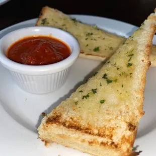 Complimentary garlic bread