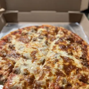 Medium cheese &amp; Italian sausage