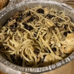Linguini with Mushrooms Garlic and Oil