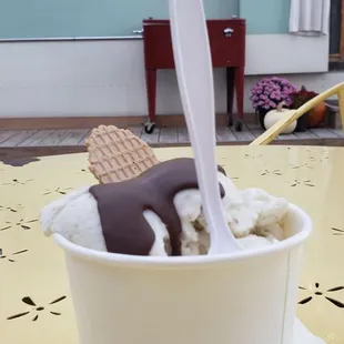 2 scoops, banana with shell and sweet corn