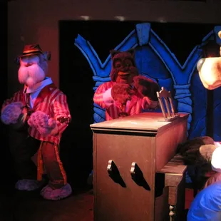 These are the animatronic wonders that Sally creates. Reminds me of Chuck-E-Cheese.
