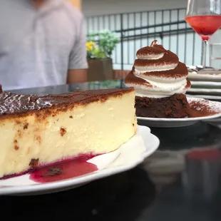 Basque Cheesecake &amp; Chocolate Flourless Cake