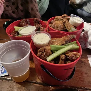 2lb buckets of wings