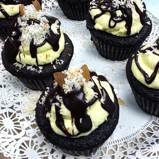 Almond joy cupcakes