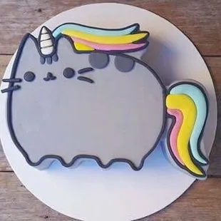 I wanted this cat on the space rainbow cake