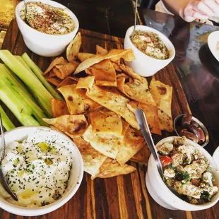 Appetizer sampler plate