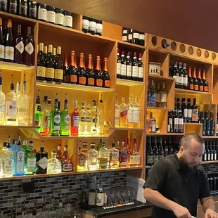 Cutting fresh lemons