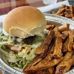 Salmich slider w/fries