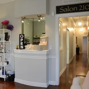 Salon 210