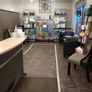 Front waiting and retail area