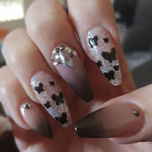 Nails Nails Nails
Done by Asia