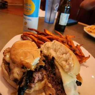 Build your own burger  with sweet potato fries    Swiss, mushrom,  caramelized onion and garlic topping.