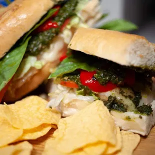 a sandwich with chips