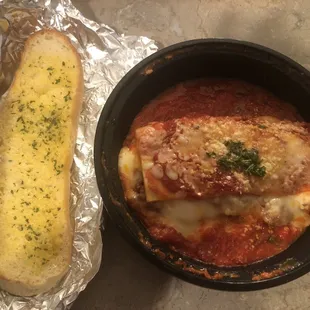 Lasagna and Garlic Bread - To Go