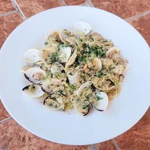 Pasta with White Clam Sauce