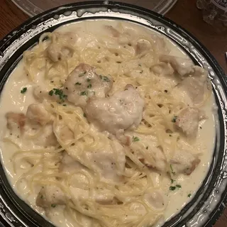 Pasta with Alfredo and Chicken
