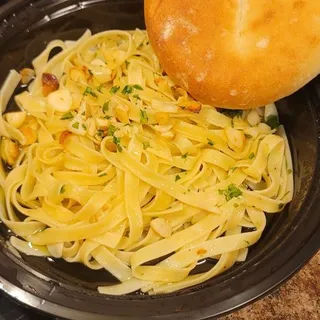 Pasta with Garlic and Oil