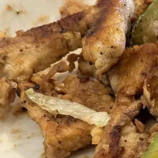 Dry overcooked chicken fajita plate