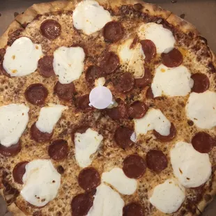 18" pizza w/ pepperoni &amp; fresh mozzarella