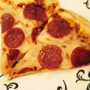 Here&apos;s what&apos;s left of my 14&quot; pizza ~ still delicious as leftovers