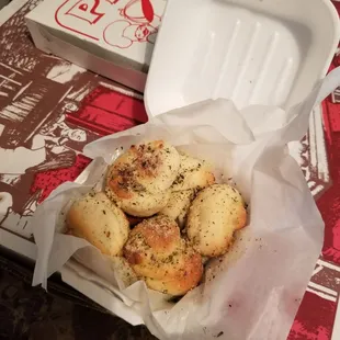 Garlic knots