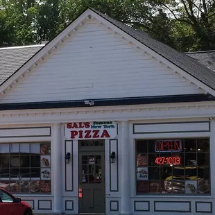 Sal&apos;s in Virginia