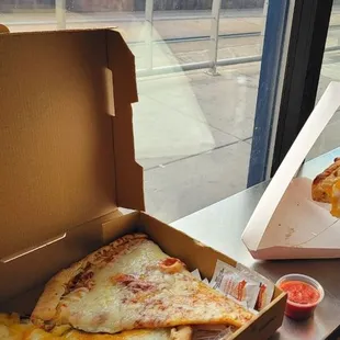 Cheese slice, macaroni