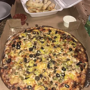 Veggie Pizza w/turbo crust and an order of the breadsticks.