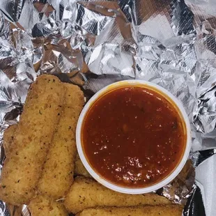 Mozz sticks! Delicious.. loved the marinara sauce!