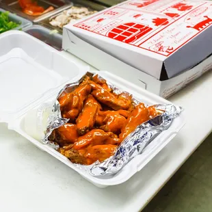 food, chicken wings and fried chicken