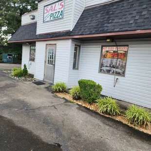 Sal&apos;s Pizza Portsmouth