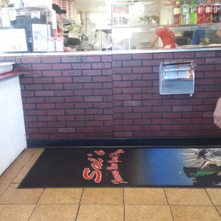 Good place for pizza and subs..