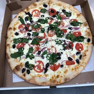 Classic greek pizza