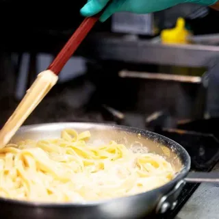 Fettuccine Alfredo