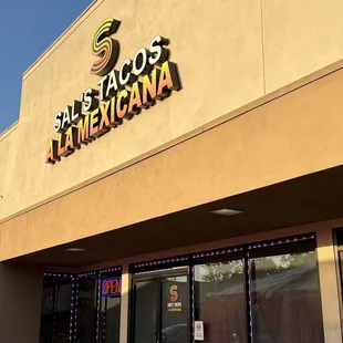 Outside of Sal's Tacos A La Mexicana