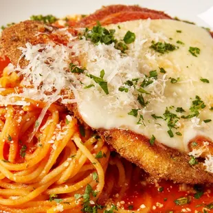 chicken parmesan with spaghetti