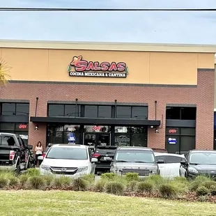 and just 3 minutes from the driveway ...neighborhood Salsas at The Pavilion at Durbin Park.