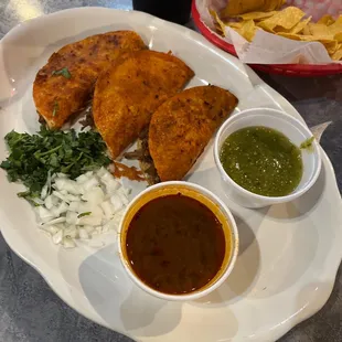 Quesatacos de Birria.