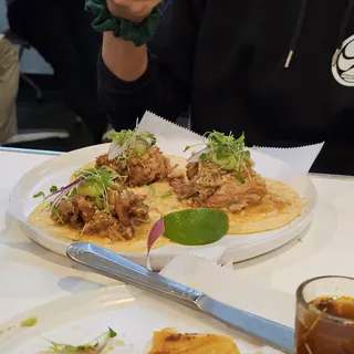 TACOS DE LECHON (2)