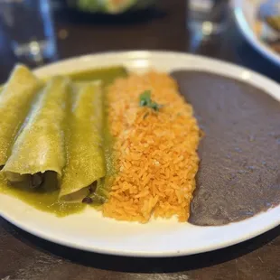 Enchiladas w/ green sauce