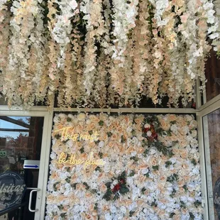 Instagrammable entrance! So cute.