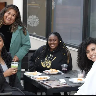 Students and faculty enjoy the tacos and aguas frescas!